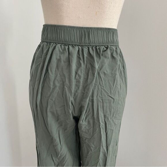 LOFT Green Wide Leg Ankle Pants Relaxed Fit size Medium Cropped Floral Boho Pant - Picture 7 of 11